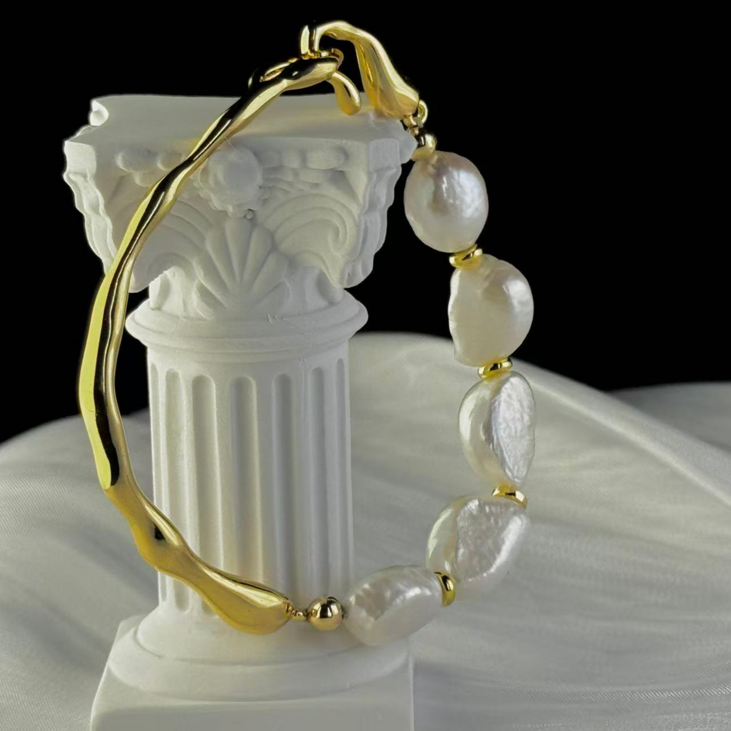 Sculpted Baroque Pearl Bracelet